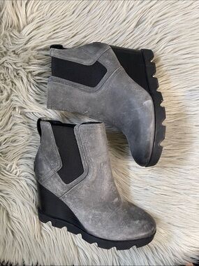 Sorel Gray Suede Wedge Chelsea Boots